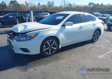 2017 Nissan Altima 2.5 Sr из США, поврежденный, VIN 1N4AL3AP7HC221054